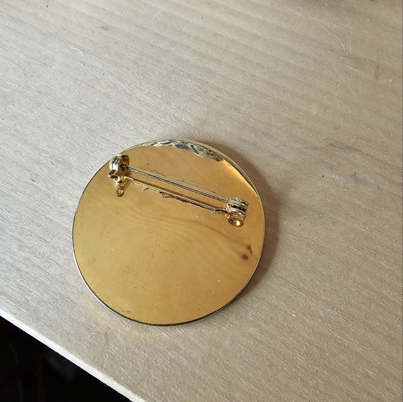 Vintage Ying & Yan Brooch - Picture 5 of 5